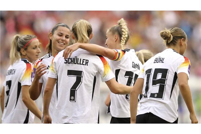 Den deutschen Frauen winkt bei einem EM-Sieg eine Rekordprämie.