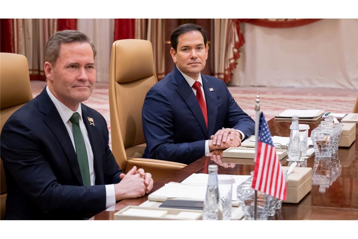 Waltz geht, Rubio übernimmt: Trump sortiert Machtzirkel neu Den Job von Sicherheitsberater Mike Waltz übernimmt Außenminister Marco Rubio kurzerhand mit. (Archivbild)