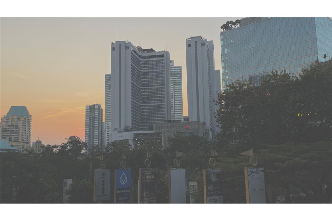 Dicke Luft in Bangkok: Mit Trockeneis gegen den Smog Den Menschen in Bangkok wird geraten, Aktivitäten im Freien zu vermeiden.