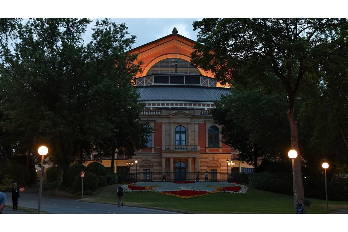 Richard-Wagner-Festspiele: Verwaltungsrat begründet Sparkurs Den öffentlichen Haushalten geht es schlecht - die Bayreuther Festspiele müssen deshalb sparen. (Archivbild)