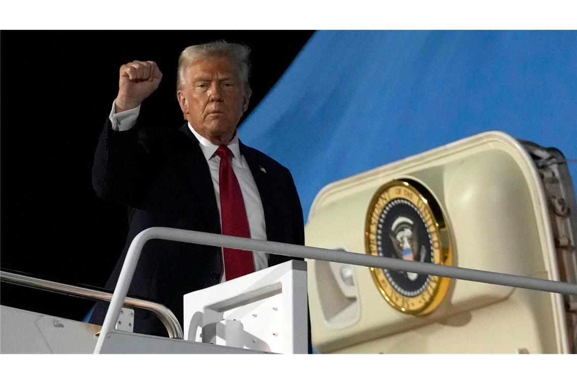 Trump beharrt auf Gaza-Plan - Scholz nennt Vorstoß skandalös Den US-Präsidenten scheint die harsche Kritik an seinen Gaza-Plänen nicht zu beeindrucken.