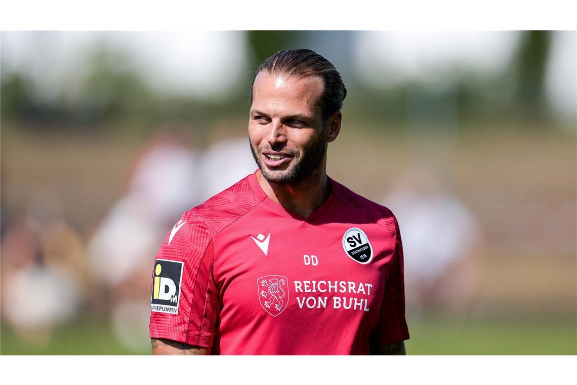 „Mag den Verein sehr dolle“ – Diekmeier legt bei Sandhausen als Chef los Dennis Diekmeier ist beim SV Sandhausen fortan als Interimstrainer an der Seitenlinie.