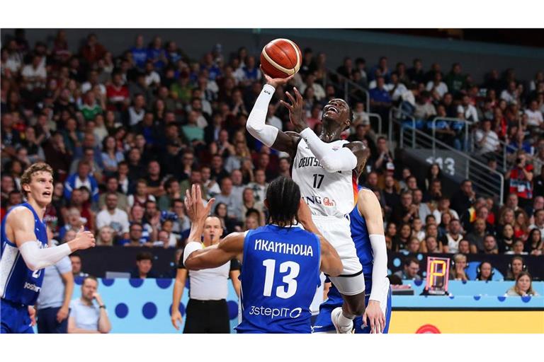 Dennis Schröder will die deutschen Basketballer auch zum EM-Titel führen.