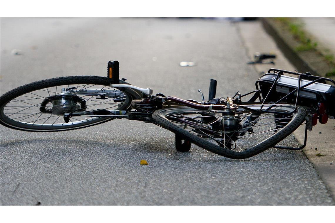 14-Jähriger bei Verkehrsunfall tödlich verletzt Der 14-jährige Radfahrer wurde nach Angaben der Polizei tödlich verletzt. (Symbolbild)