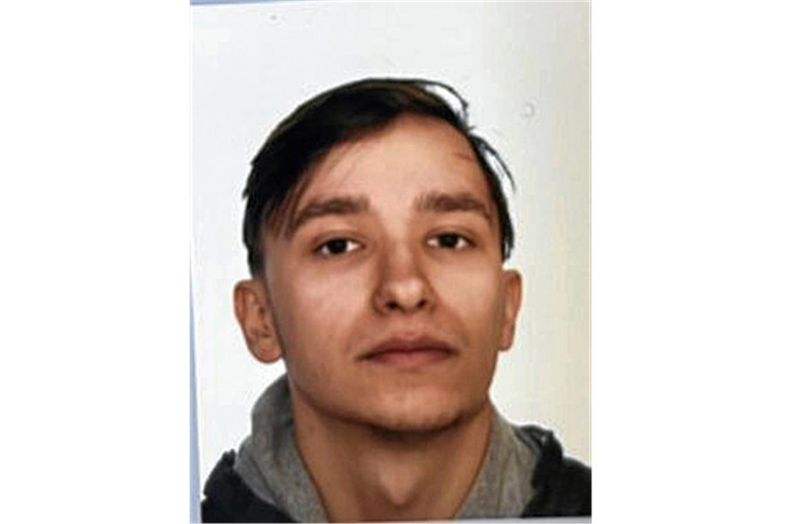 Der 21-Jährige hat kurze braune Haare und ist sehr schlank. Foto: Polizei Aalen