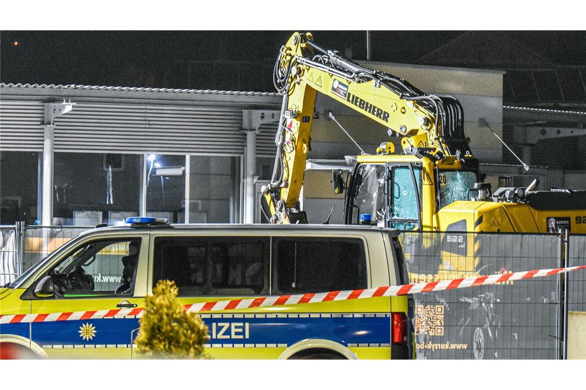Ermittler prüfen Motiv hinter zerstörerischer Baggerfahrt Der 38-Jährige starb durch Schüsse der Polizei nach der zerstörerischen Baggerfahrt in Grünsfeld.
