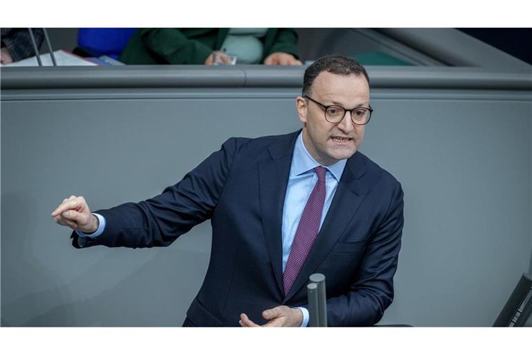 Der 44 Jahre alte Ex-Gesundheitsminister Jens Spahn ist neuer Vorsitzender der Unionsfraktion im Bundestag. Er gilt als ausgesprochen machtbewusst. In der neuen Funktion hat der Mann aus dem Münsterland eine Schlüsselrolle für einen künftigen Kanzler Merz.