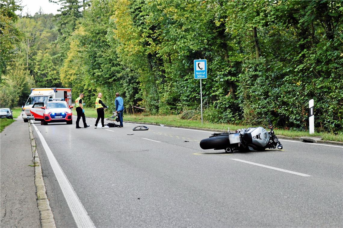 Radfahrer stirbt nach Kollision mit Motorradfahrer Der 49-jährige Radfahrer starb beim Zusammenstoß mit dem Motorrad. Foto: 7aktuell.de/Kevin Lermer