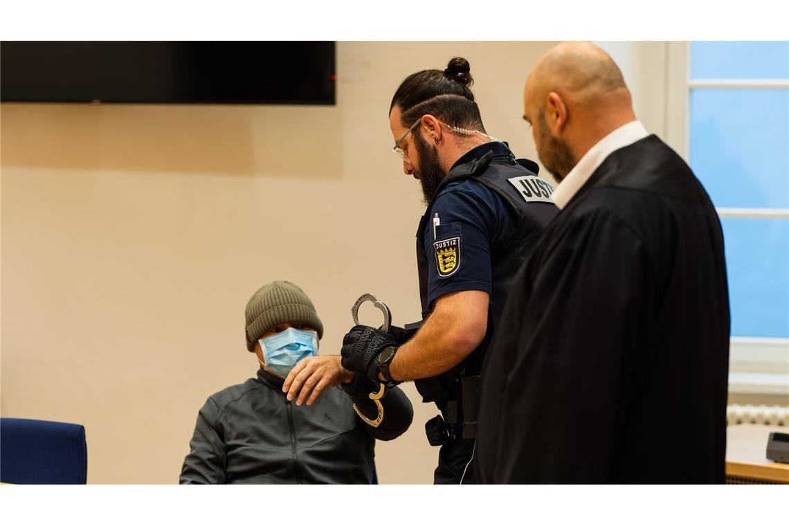 „Nur“ knapp sieben Jahre Haft für 58-Jährigen – das ist der Grund Der 58-jährige Tatverdächtige (links) hat gestanden, einen 38-jährigen nach einem Streit erschossen zu haben. (Archivbild)