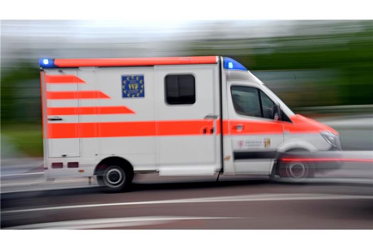Der 66-jährige Fahrer wurde bei dem Unfall schwer verletzt (Symbolbild).