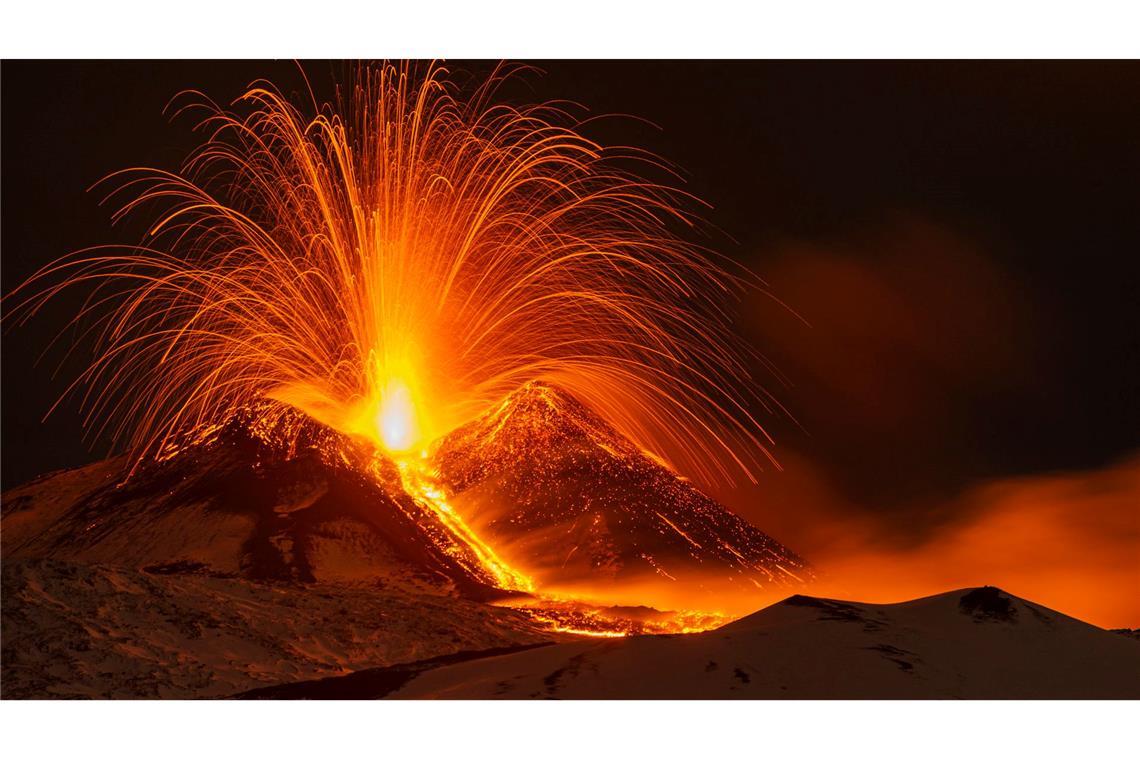 Der Ätna bricht teils mehrmals im Jahr aus und wird von Fachleuten ständig überwacht. (Archivbild)