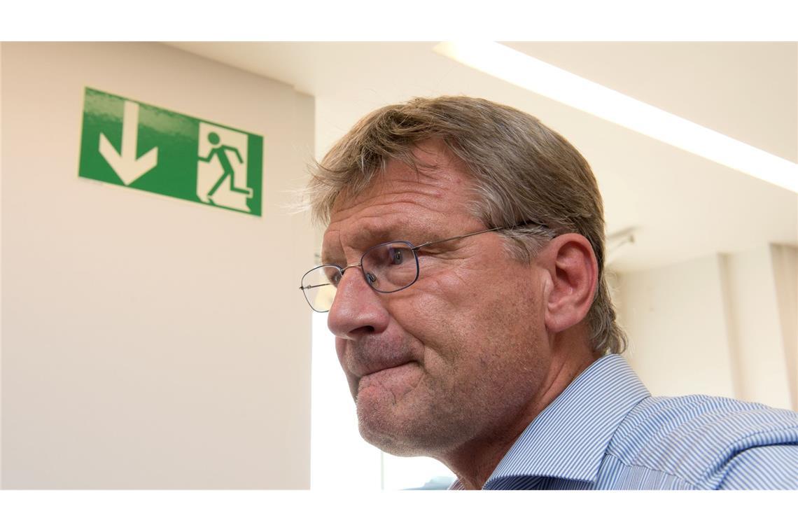 Als Politiker mit Lebensmitteln und Farbe attackiert wurden Der AfD-Mann wurde von einer tiefgefrorenen Torte getroffen. (Archivbild)