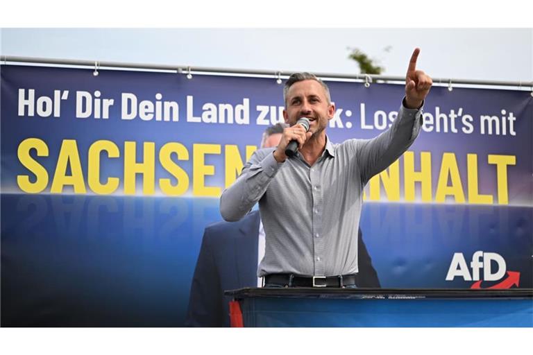 Der AfD-Spitzenkandidat für Sachsen-Anhalt, Ulrich Siegmund, wird im Wahlkampf fast wie ein Popstar behandelt.