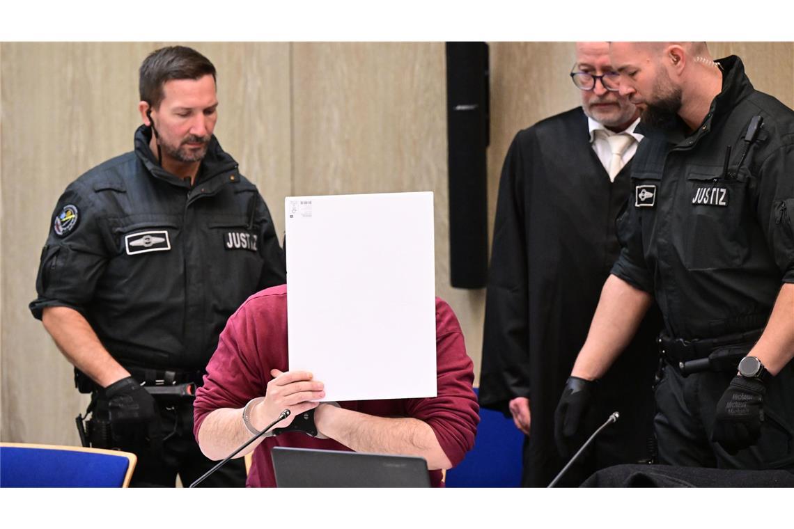 Der Angeklagte muss sich vor dem Landgericht Mannheim verantworten.