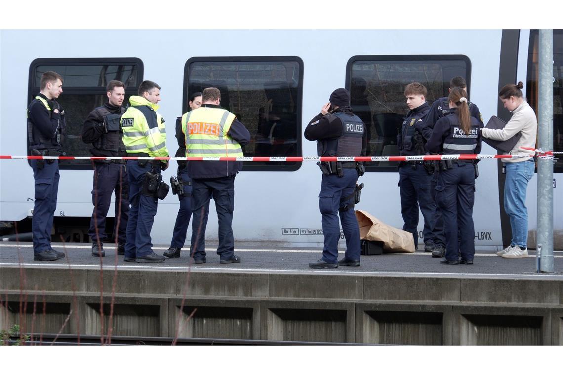Der Angriff ereignete sich in einem Regionalzug in der Nähe von Sulzbach.