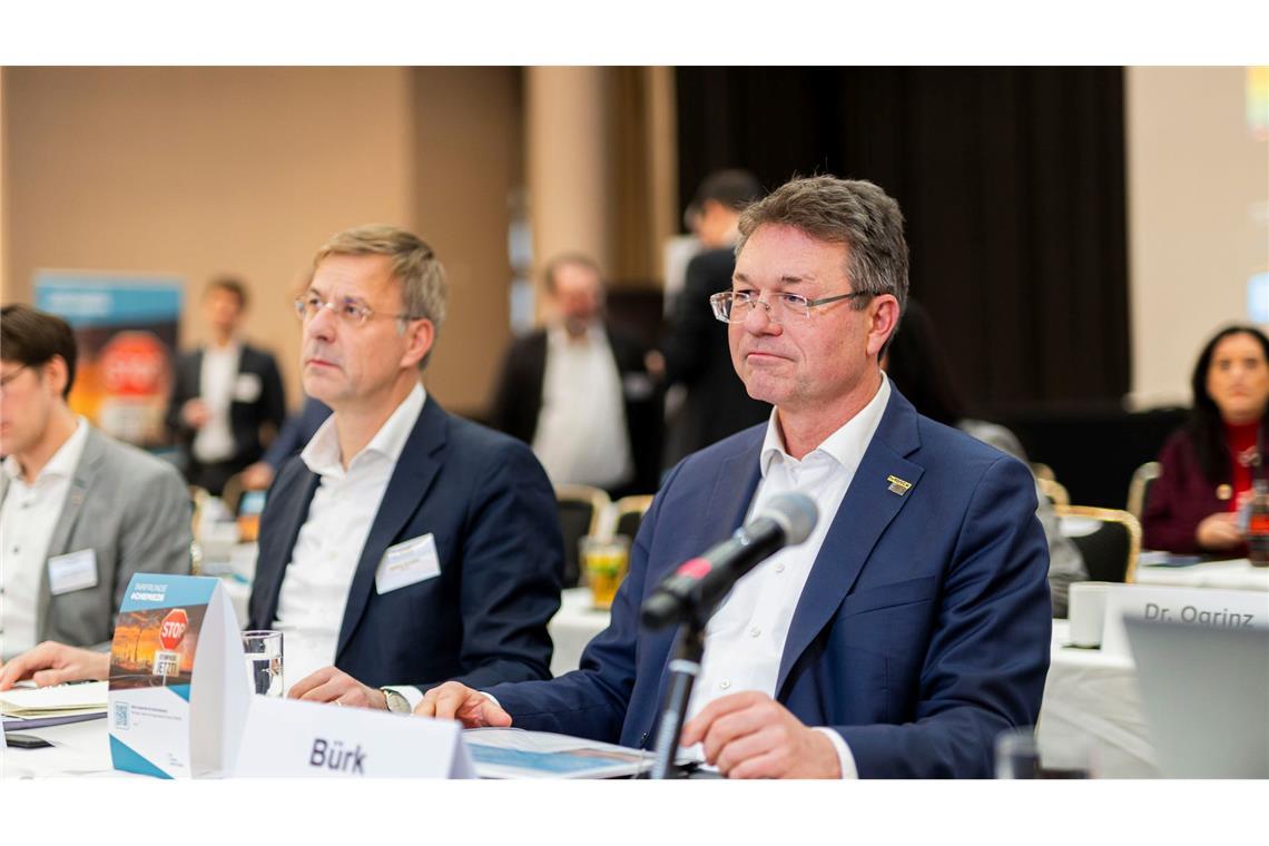 Der Arbeitgeberverband fordert dagegen Lohnzurückhaltung.