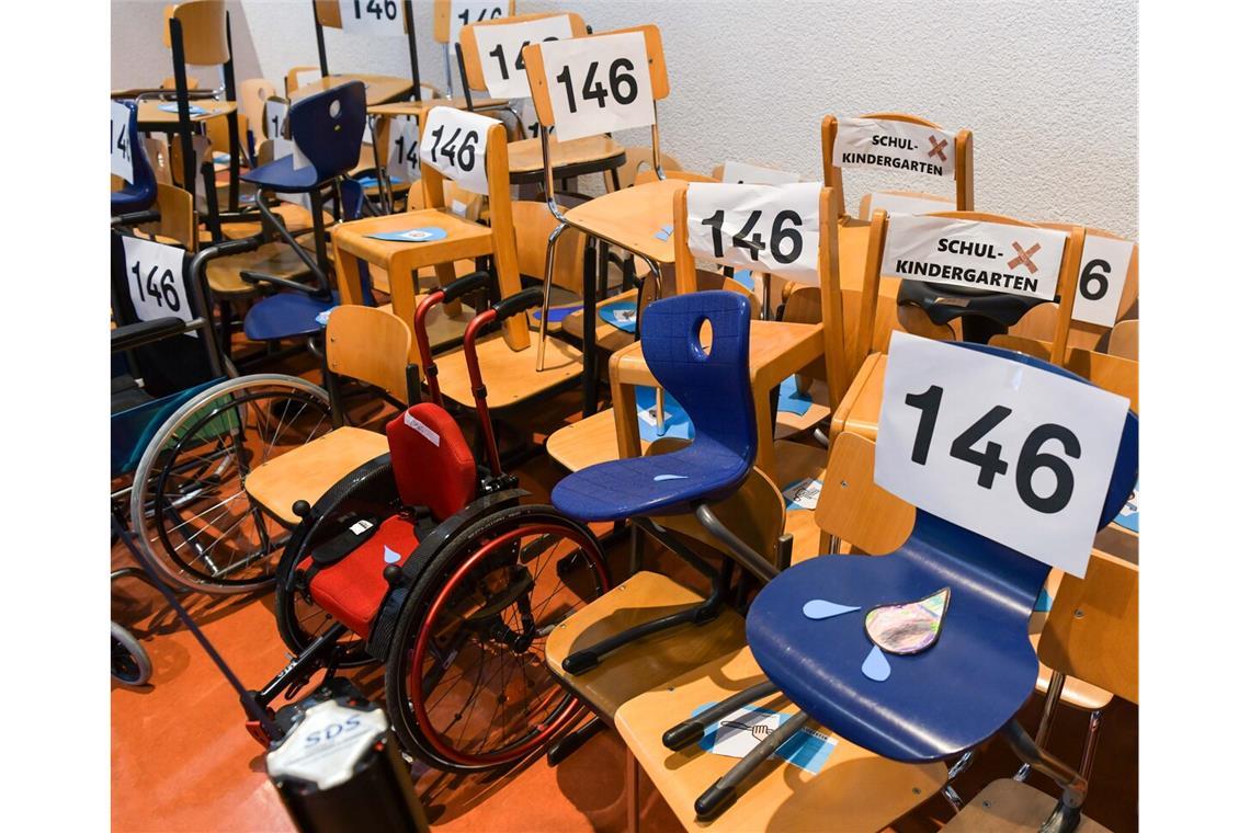 Der ASB sieht die Schuld, dass die Stühle von 146 Kindern in den Schulen leer blieben, von der Stadt auf sich abgewälzt.
