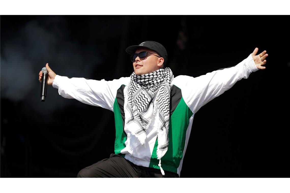 Polizei prüft Festival-Auftritte auf strafbare Israel-Kritik Der Auftritt des Trios Kneecap hat eine lange Vorgeschichte.