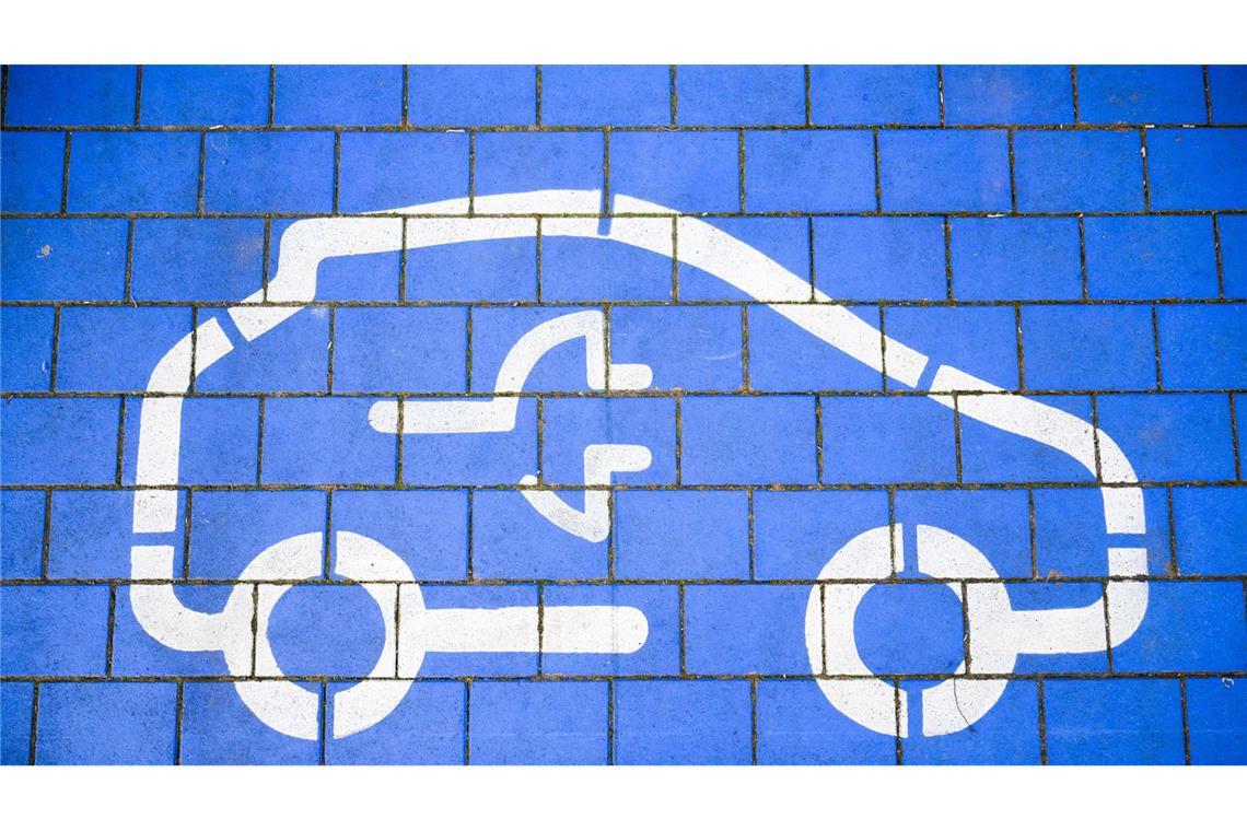 Für E-Auto-Kaufprämien ist das Geld aus dem Sondervermögen nicht da Der Ausbau des Ladesäulen-Netzes ist eine Voraussetzung für mehr E-Auto-Käufe.