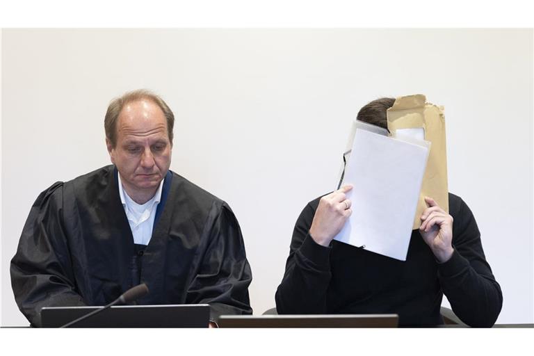 Der Aushilfslehrer wurde zu zwei Jahren Haft auf Bewährung verurteilt.