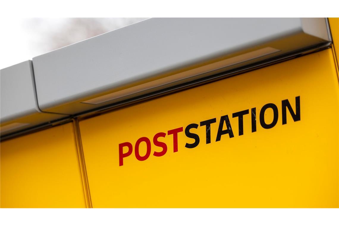 Der Automat heißt Poststation, er ist eine Weiterentwicklung der auf Pakete beschränkten Packstationen.