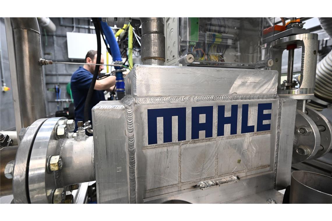 Mahle: Erneut schwarze Zahlen trotz Umsatzrückgangs Der Autozulieferer Mahle aus Stuttgart hat einen deutlichen Umsatzrückgang verzeichnet.