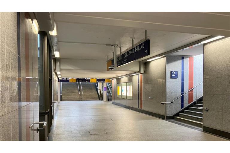 Der Bahnhof von Kaiserslautern ist gesperrt. (Archivbild)