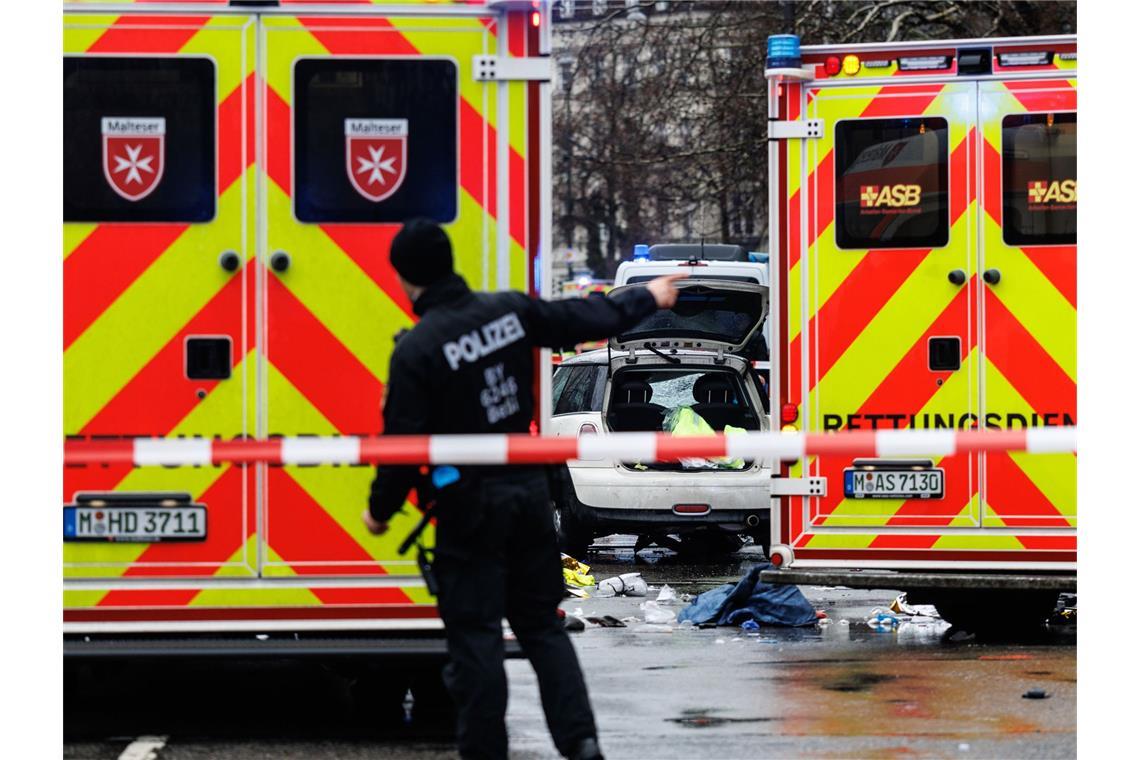 Newsblog: Tat war wohl islamistisch motiviert Der Bereich in der Münchner Innenstadt wurde großflächig abgesperrt.