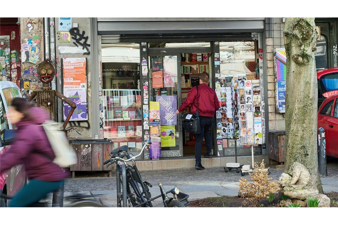 Der Berliner Buchladen "Zur schwankenden Weltkugel" ist auch betroffen.