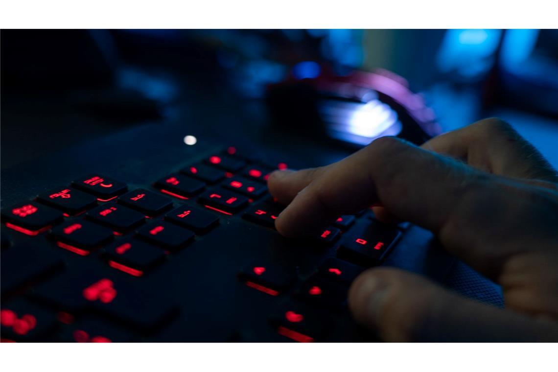 Der Beschuldigte soll im Darknet eine Plattform betrieben haben. (Symbolbild)