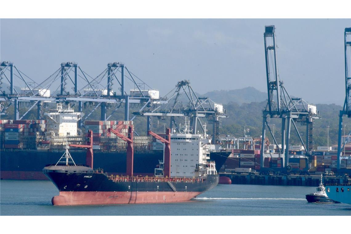 Betreiber will Häfen des Panama-Kanals an US-Konsortium verkaufen Der Betreiber der Häfen an beiden Seiten des Panama-Kanals will diese an ein US-Konsortium verkaufen.