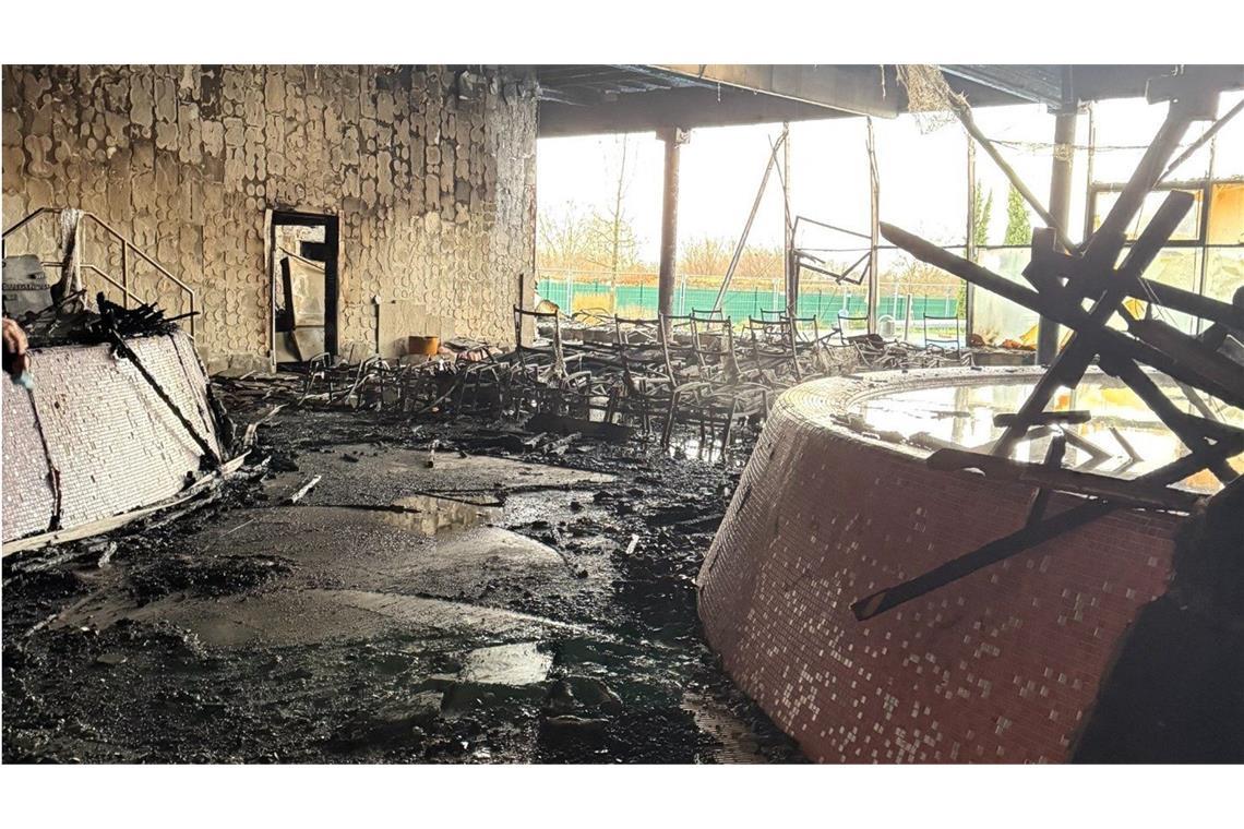 Einsturzgefahr: Noch kein Gutachten nach Brand im „Miramar“ Der Betreiber geht aktuell von einem technischen Defekt an einem Gerät im Wartungsraum aus. (Archivbild)