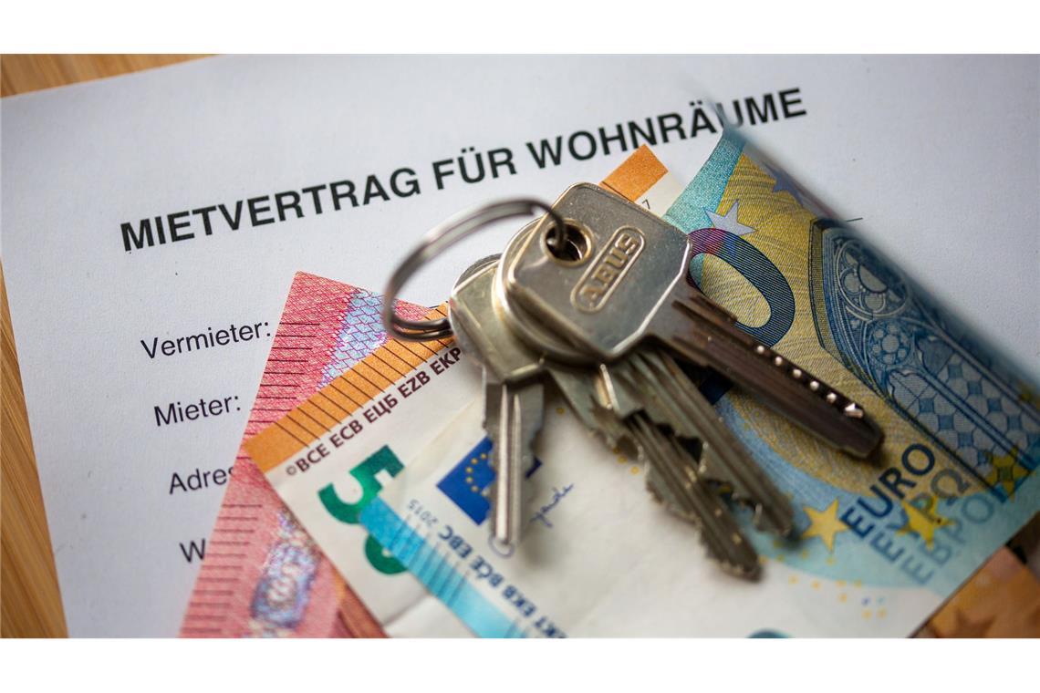 Geld verdienen mit Untermiete? BGH hegt Zweifel Der BGH prüft, ob ein Vermieter einen Wohnraummietvertrag kündigen darf, wenn der Mieter die Wohnung gewinnbringend untervermietet. (Symbolbild)