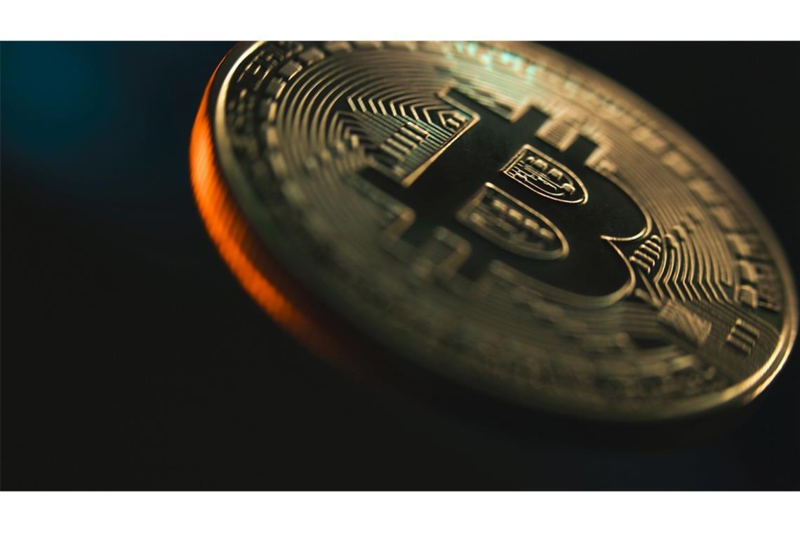 Der Bitcoin hartnäckig unter der 70.000-Dollar-Marke. Was den Kurs belastet.