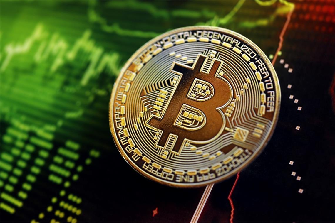 Der Bitcoin-Kurs bricht erneut massiv ein. Welche Rolle BlackRock, makroökonomische Unsicherheiten und Liquidationen dabei spielen - alle Hintergründe im Überblick.