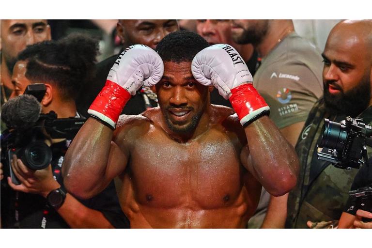 Der Box-Profi Anthony Joshua wurde in Nigeria in einen Autounfall verwickelt, bei dem zwei Menschen starben.