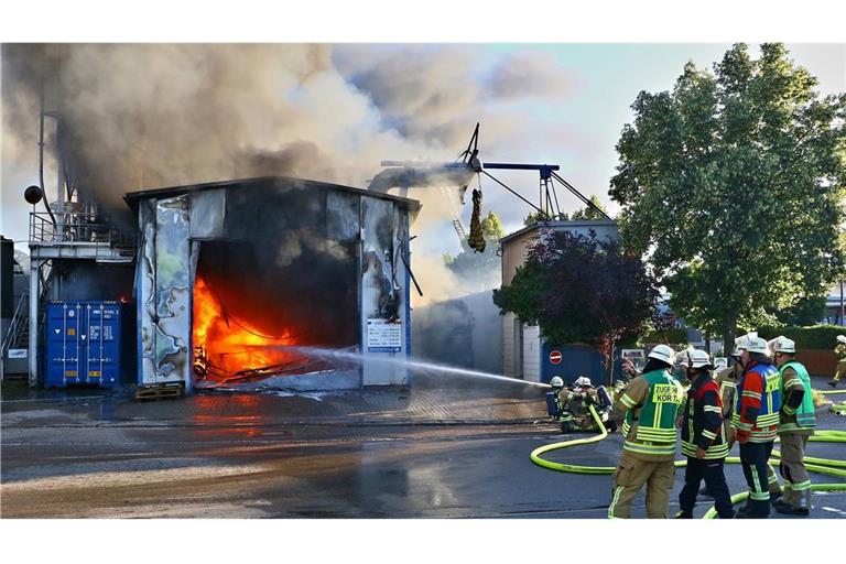 Der Brand war auf einem ehemaligen Friedrichshafener Betriebsgelände. (Symbolbild)