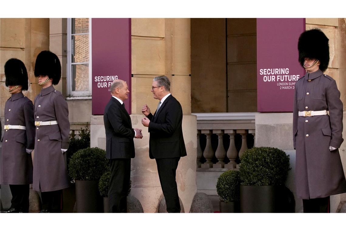 Bilder des Tages Der britische Premier Starmer begrüßt Bundeskanzler Scholz