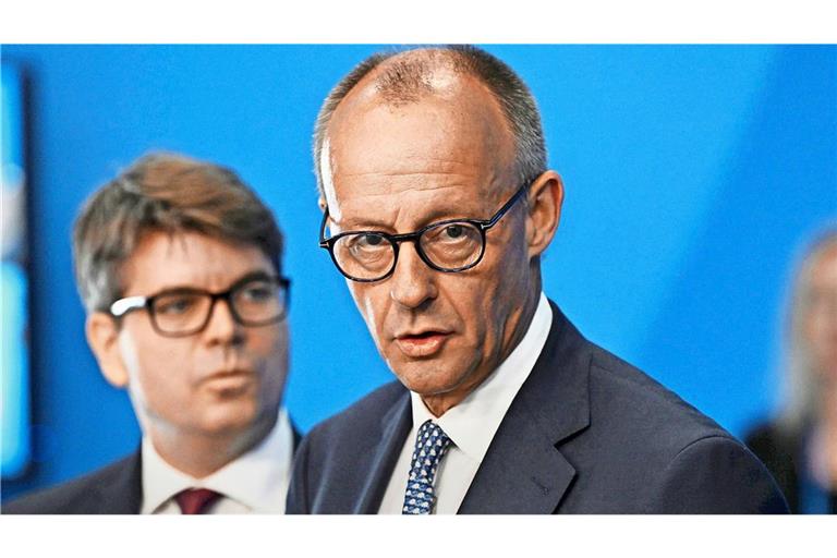 Der Bundeskanzler mag sich gar nicht vorstellen, was passiert wäre, wenn Deutschland bei dem Nato-Beschluss nicht mitgezogen hätte.