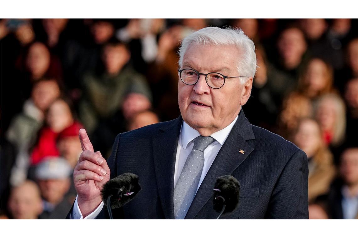 Der Bundespräsident würdigte die Bundeswehr, die tief verankert im freiheitlichen Gemeinwesen und "Armee unserer Demokratie" sei.