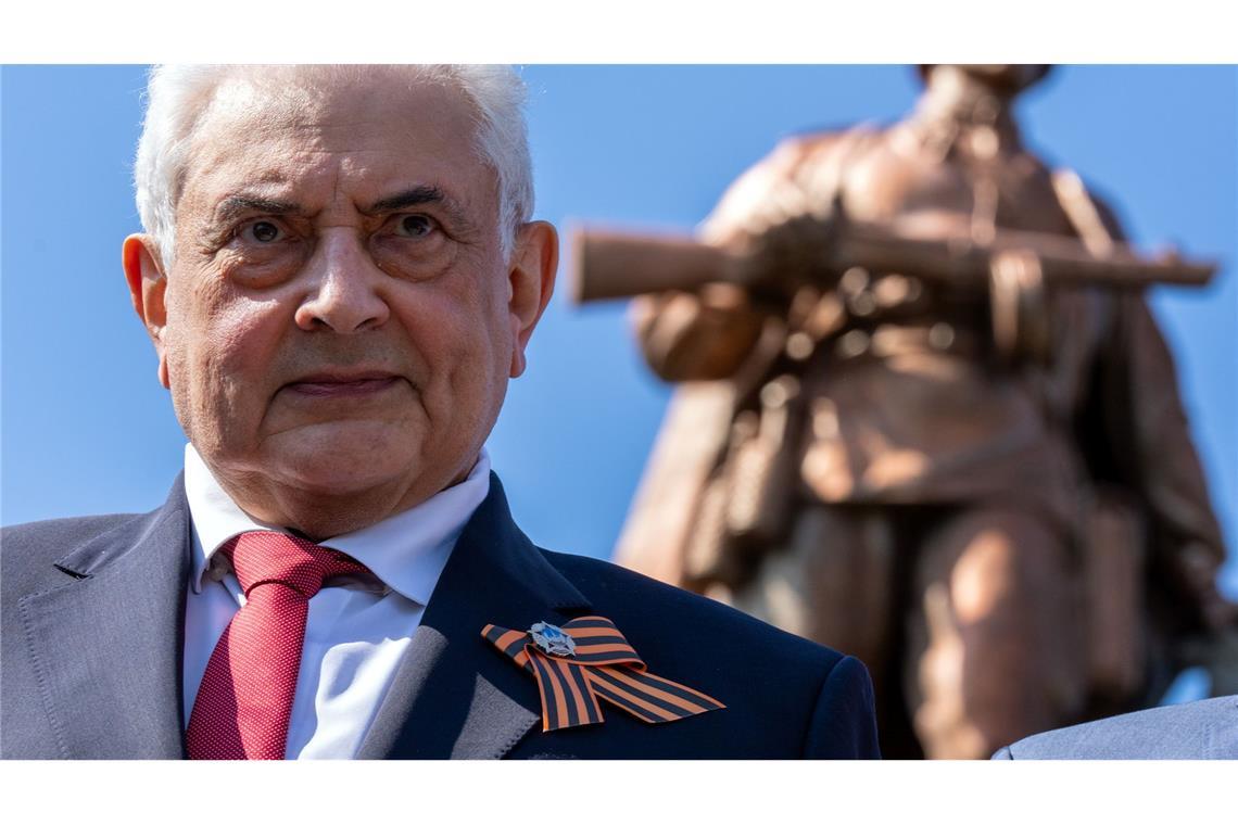 Bundestag schließt Russland von Weltkriegs-Gedenken aus Der Bundestag schließt die Botschafter von Russland und Belarus von der zentralen Gedenkfeier zum 80. Jahrestag des Endes des Zweiten Weltkriegs am 8. Mai aus.