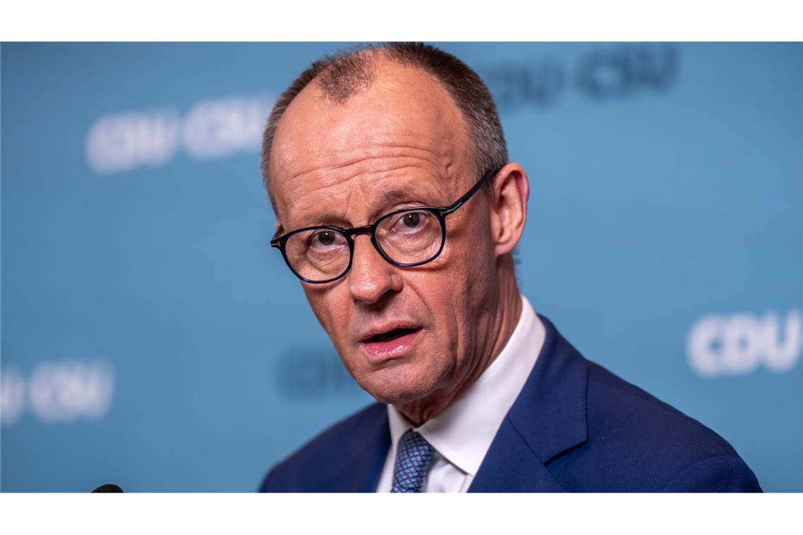 Merz: Ukraine-Hilfe könnte am Freitag freigegeben werden Der Bundestag will heute ein Riesen-Schuldenpaket beschließen. Gibt der Bundesrat auch grünes Licht, dürfte das auch schnelle neue Hilfen für die Ukraine bedeuten. Kündigt der Unionsfraktionschef an.