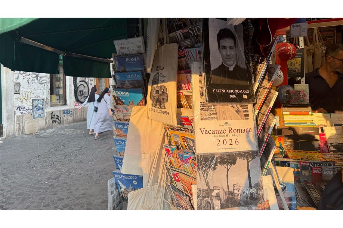 Der "Calendario Romano", bekannt als der Kalender der schönen Priester, ist auch ein beliebtes Mitbringsel aus Italien.