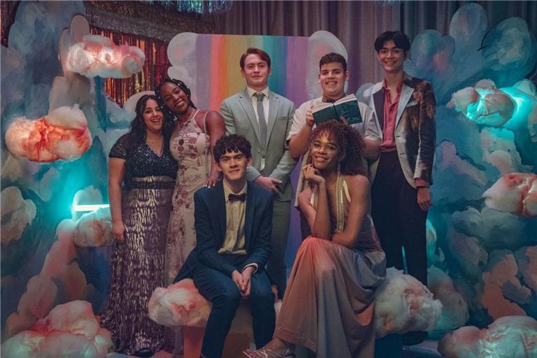 Der Cast der Heartstopper-Serie: Leila Khan, Corinna Brown, Kit Connor, Toby Donovan, Will Gao (hintern, v.l.n.r.),  Joe Locke (vorne links), Yasmin Finney
