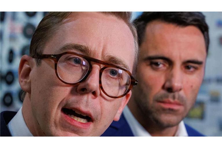 Der CDU-Landesvorsitzende in Mecklenburg-Vorpommern Daniel Peters (rechts) ist am Montagabend zurückgetreten. Philipp Amthor (links) soll das Amt kommissarisch übernehmen, wie Peters in Schwerin sagte.