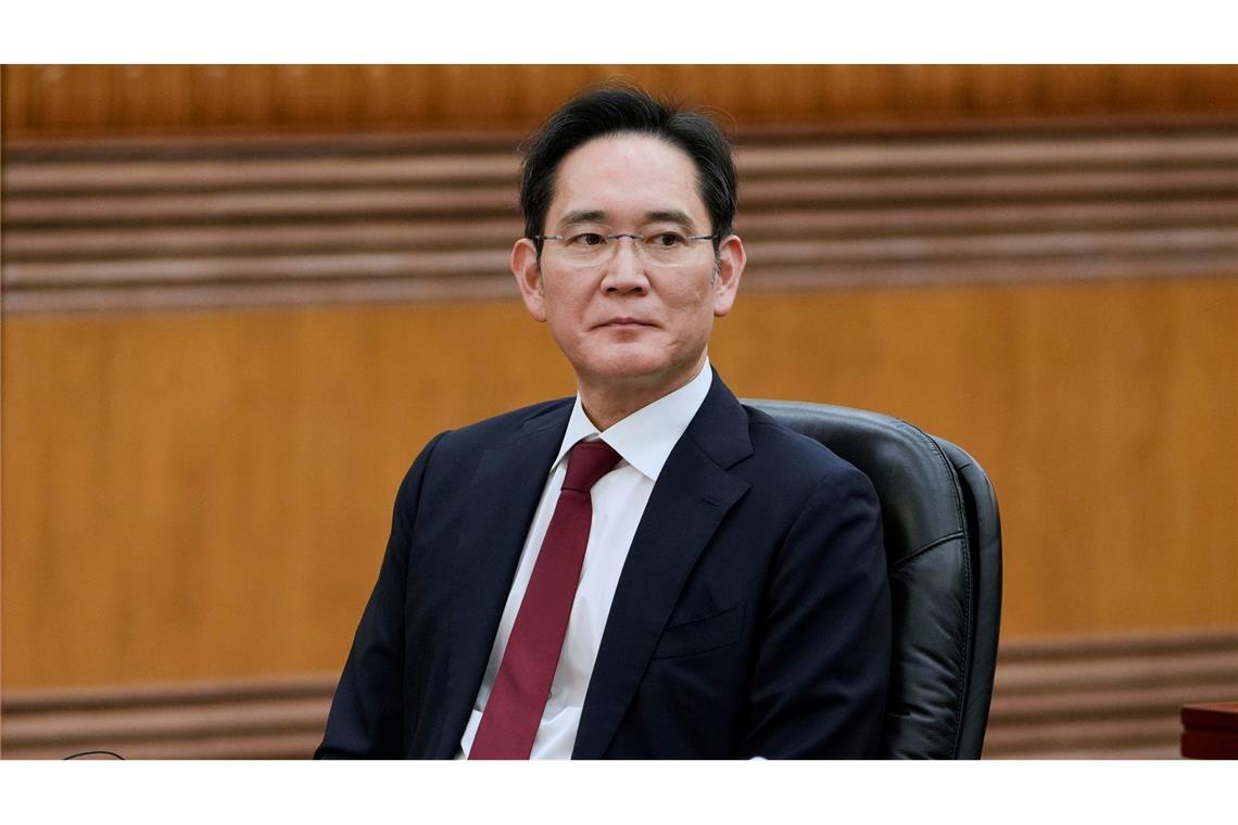 Charmeoffensive - Chinas Xi trifft BMW, Siemens und Co. Der CEO von Samsung Electronics, Lee Jae Yong, nahm ebenfalls an dem Treffen der Top-Manager in Peking teil.