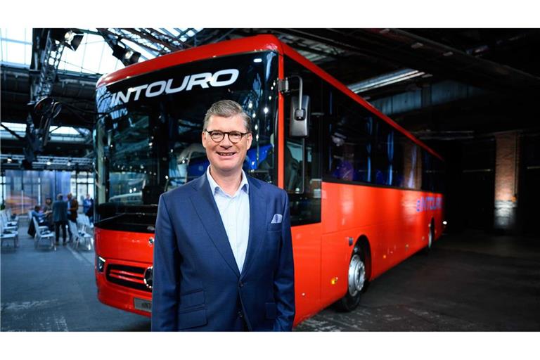 Der Chef von Daimler Buses, Till Oberwörder, kündigte die Investitionen an.