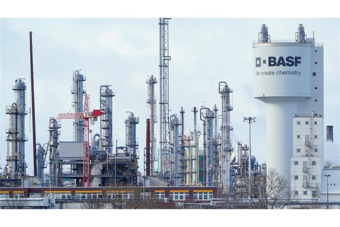 Milliardendeal: BASF verkauft Geschäft mit Bautenanstrichen Der Chemiekonzern BASF kommt mit seinem Konzernumabau voran (Archivbild)