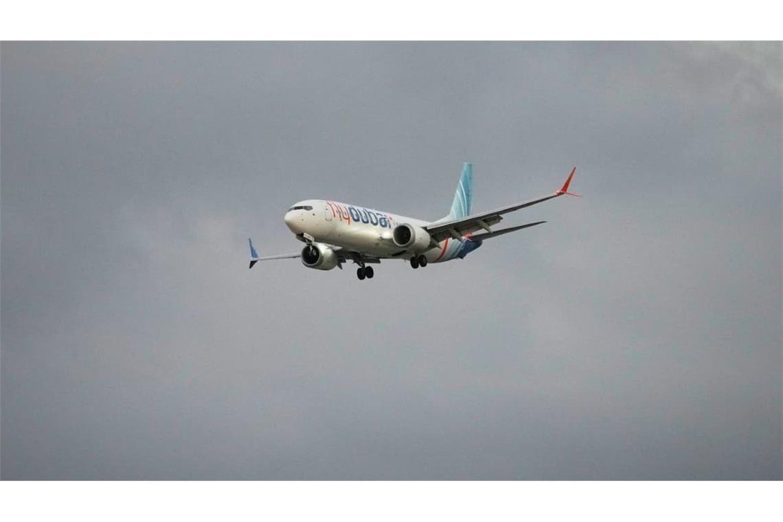 Der Copilot des Flydubai-Flugs von Dubai nach Tel Aviv wollte das Flugzeug laut US-Medien auf den israelischen Großflughafen Ben Gurion bei Tel Aviv stürzen lassen (Symbolbild).