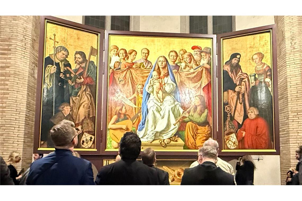 Der Cranach-Triegel-Altar ist in der Marienkirche des Friedhofs Campo Santo Teutonico zu sehen.